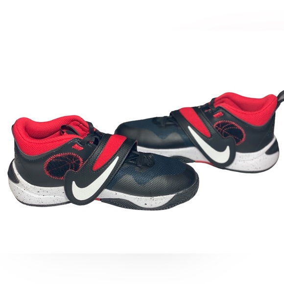 Nike Boys Team Hustle D11 RED Basketball Shoes Sneakers DV8994-003 Sz 3Y EUC - Picture 2 of 10